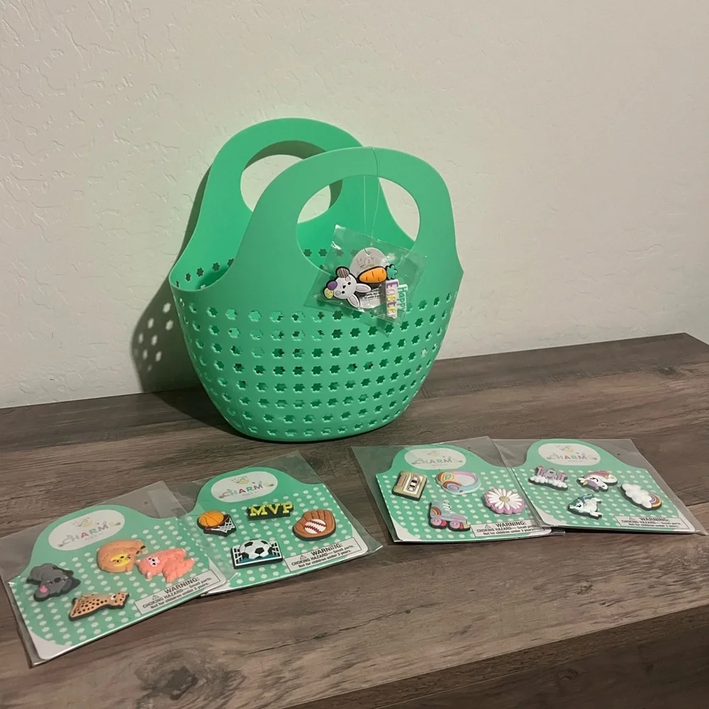Target Bullseyes Playground Silicone Easter Basket with Charms Green
